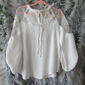 Small White Lace Flowy Top V-Neck